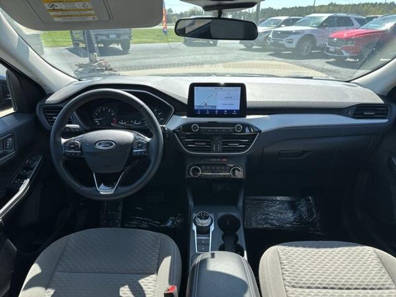 2022 Ford Escape SEImage 12