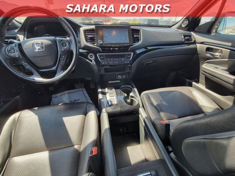 2022 Honda Ridgeline Black Edition photo 13