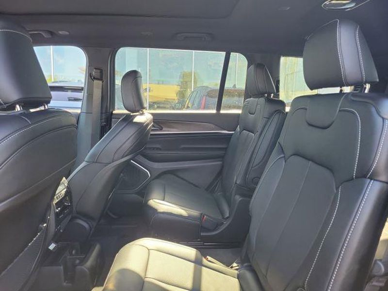 New 2026 Jeep Grand Cherokee L Limited Reserve 4x4
