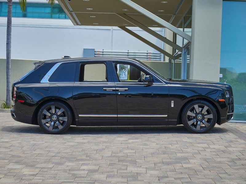 Used 2024 Rolls-Royce Cullinan Image 10