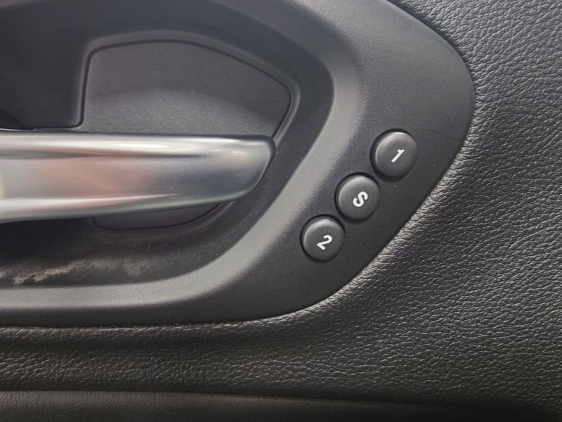 2021 Jeep Cherokee Limited High Altitude 4x4Image 17