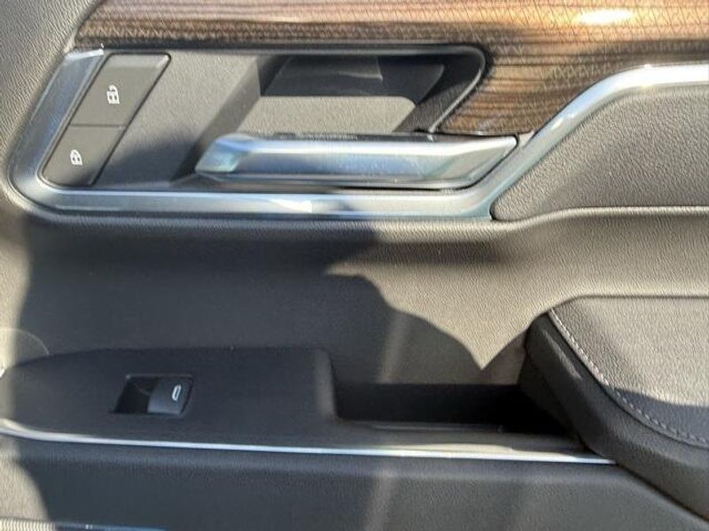 2025 Chevrolet Silverado 1500 RST photo 14