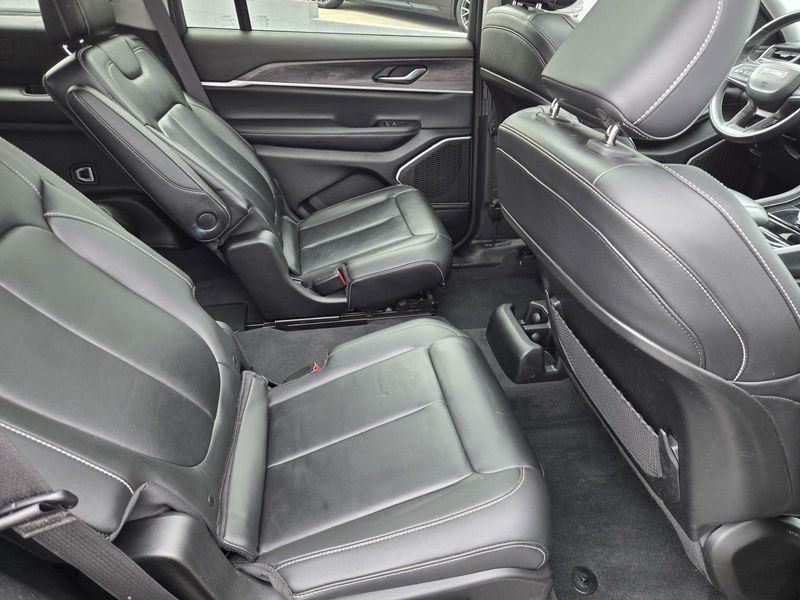 Used 2022 Jeep Grand Cherokee L Limited 4x2