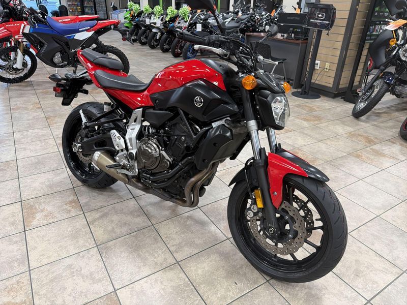Used 2017 Yamaha FZ-07 Image 11