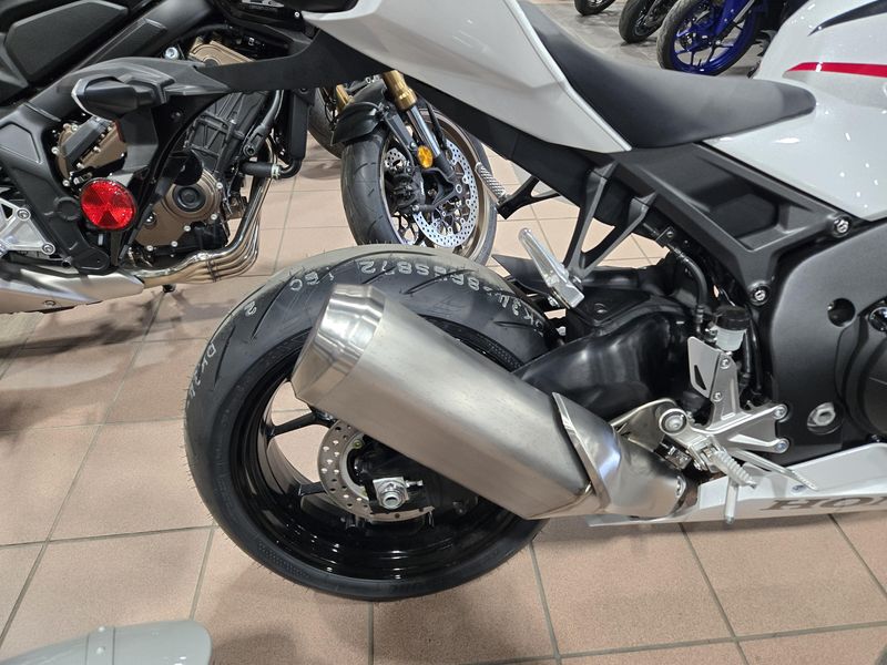 NEW 2026 HONDA CBR1000RR ABS Image 20