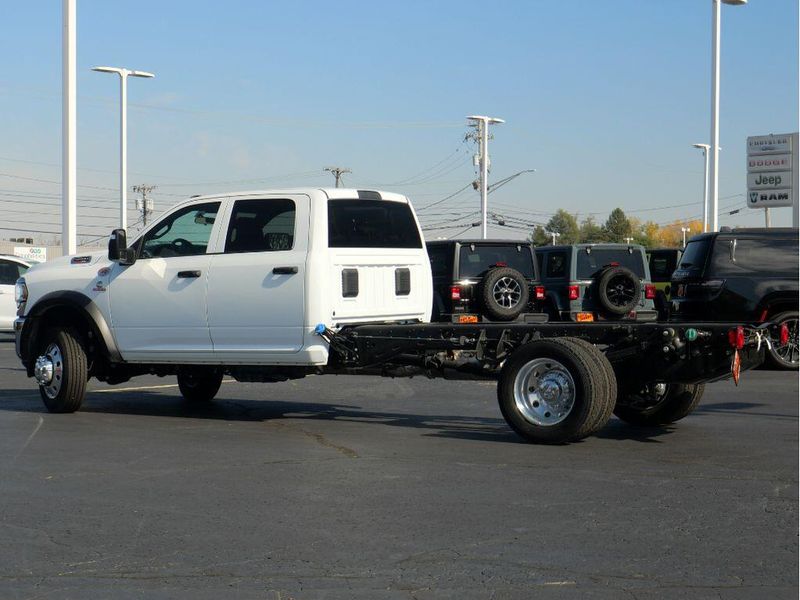 2024 RAM 5500 Tradesman Chassis Crew Cab 4x4 84