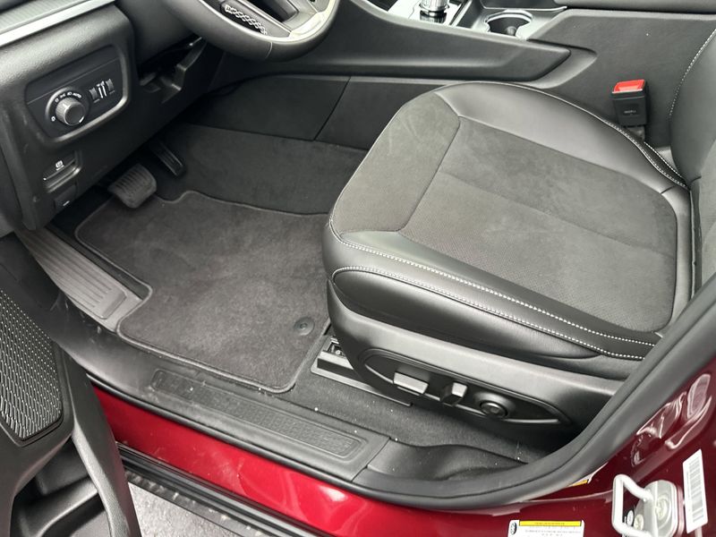 New 2025 Jeep Grand Cherokee L Altitude X 4x4Image 19