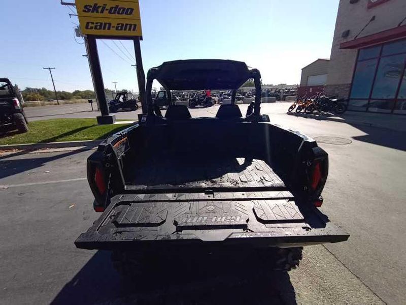 New 2025 Can-Am COMMANDER XT 60 700 