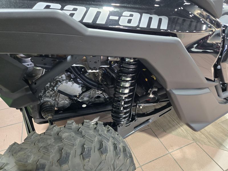 2025 Can-Am MAVERICK X3 X DS TURBO RR TRIPLE BLACKImage 16