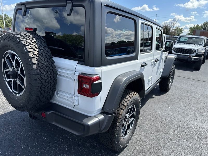 2024 Jeep Wrangler 4-door RubiconImage 10