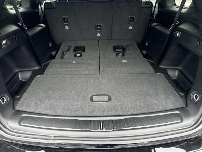 New 2026 Jeep Grand Cherokee L Laredo 4x2