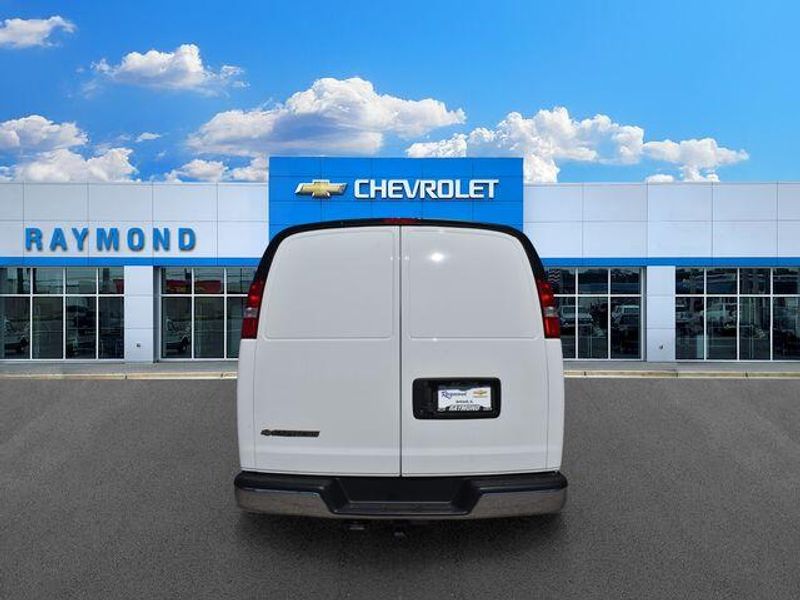 New 2025 Chevrolet Express 2500 Work VanImage 5