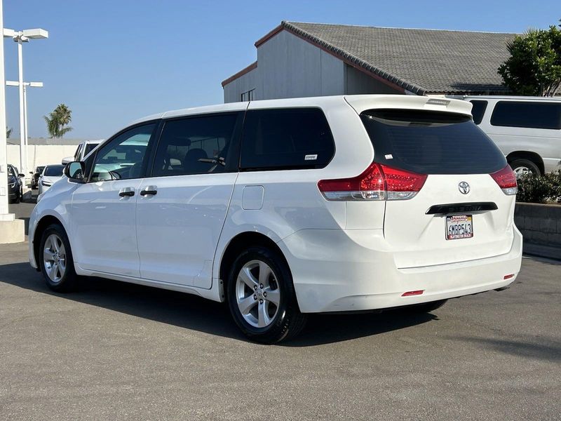 2011 Toyota Sienna BaseImage 6