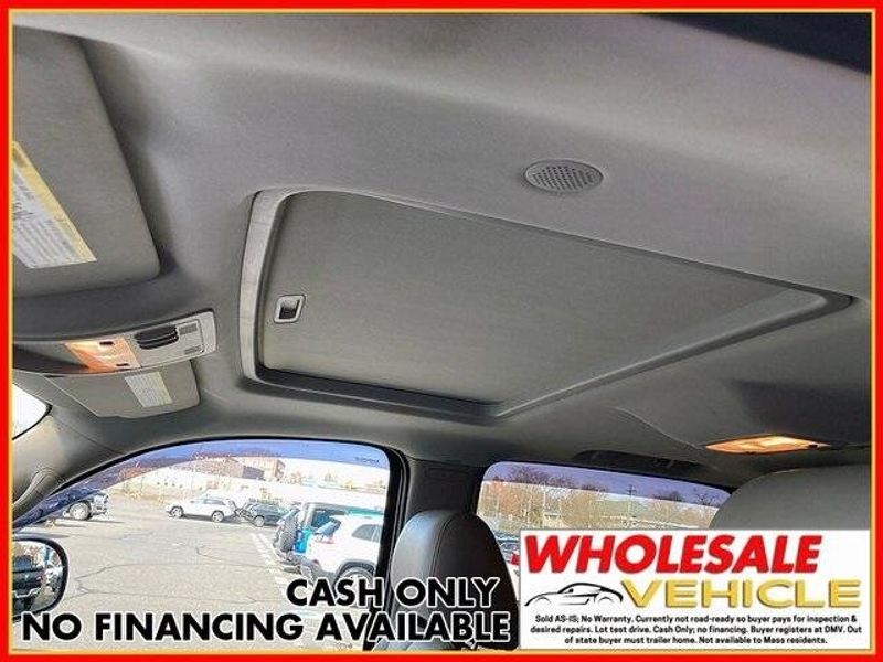 2012 GMC Yukon XL 1500 SLT 1500Image 15