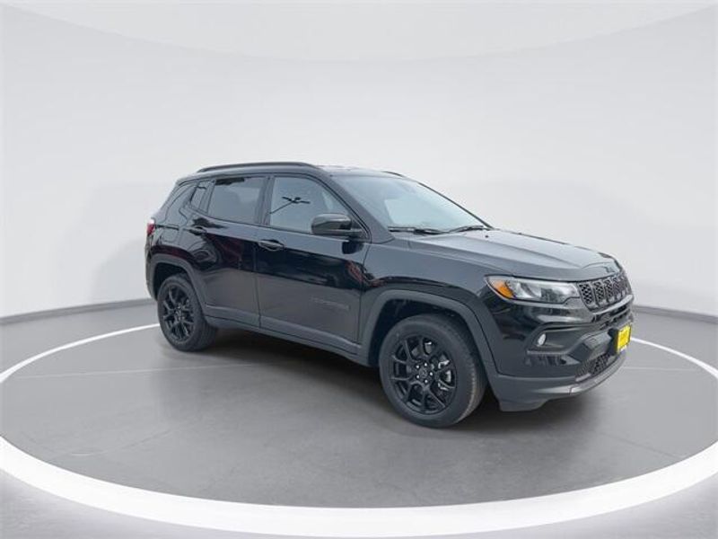 New 2026 Jeep Compass Latitude Altitude 4x4Image 2