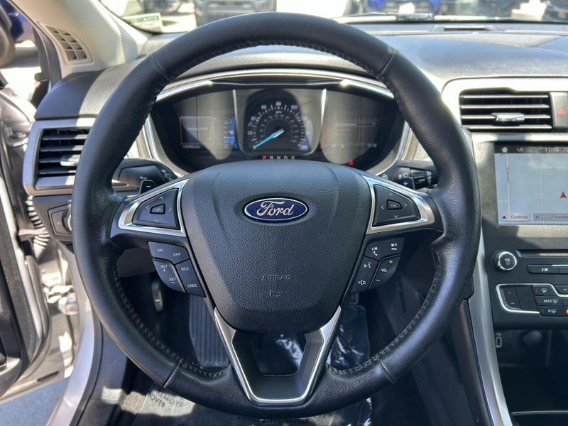 Used 2017 Ford Fusion SEImage 26