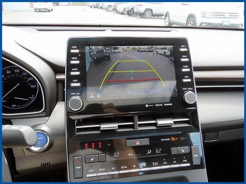 2019 Toyota Avalon Hybrid XLE PlusImage 17
