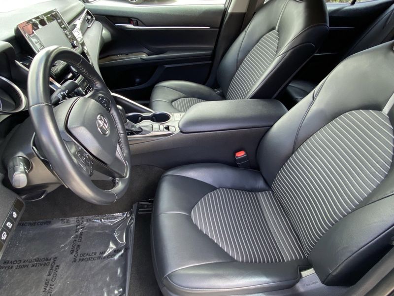 Used 2022 Toyota Camry SEImage 15