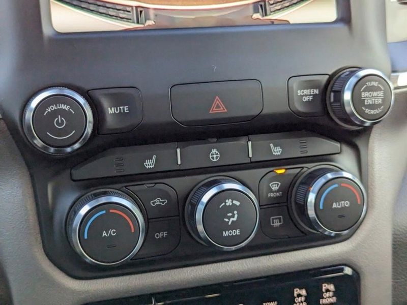 2023 RAM 1500 Big Horn Crew Cab 4x2 5
