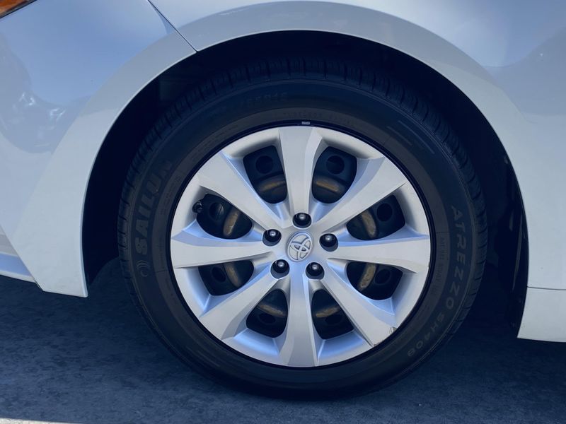 Used 2020 Toyota Corolla LEImage 8