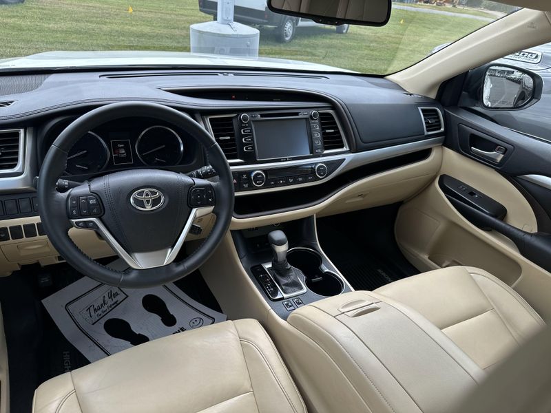 Used 2015 Toyota Highlander XLEImage 19