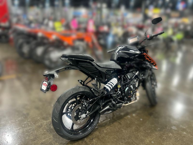 New 2026 KTM 250 DUKE Image 14