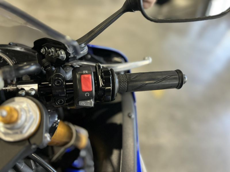 Used 2015 Yamaha YZF-R6 Image 20