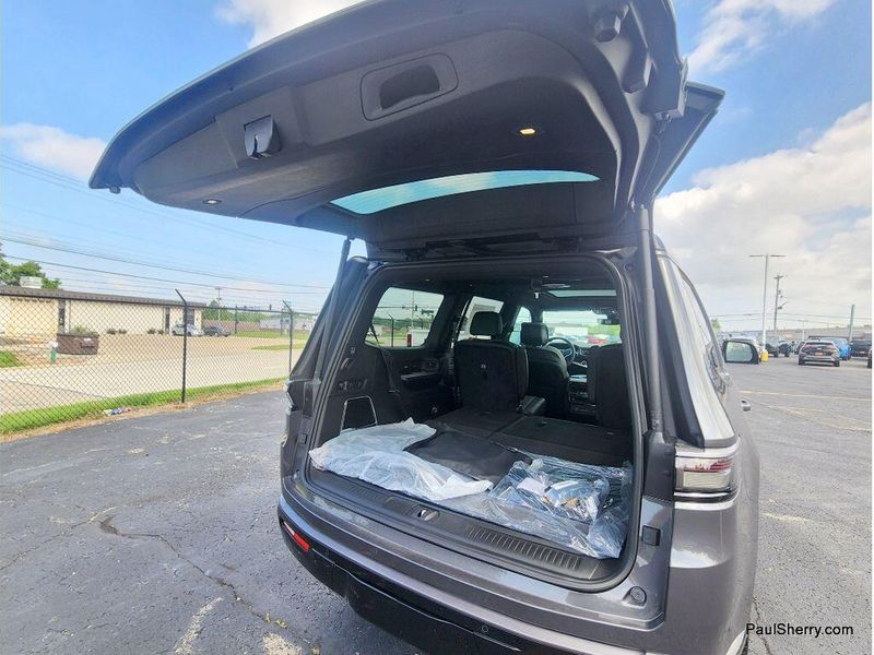 2026 Jeep Grand Wagoneer Upland 4x4