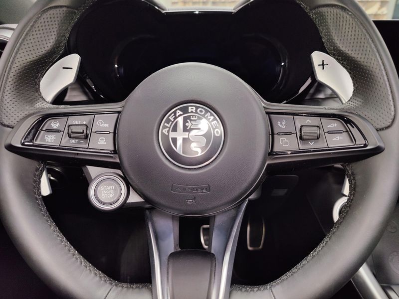 Used 2024 Alfa Romeo Tonale Veloce Premium AWD w/Sunroof/ActivImage 33