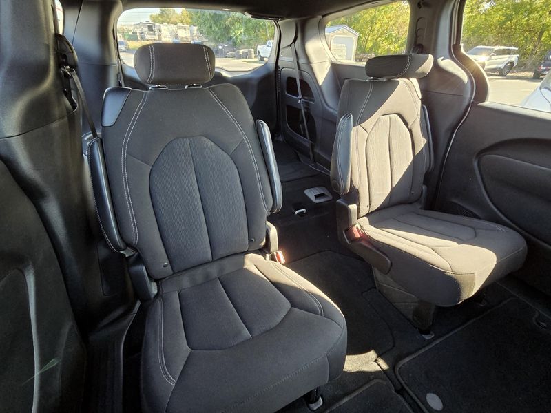Used 2024 Chrysler Pacifica Touring