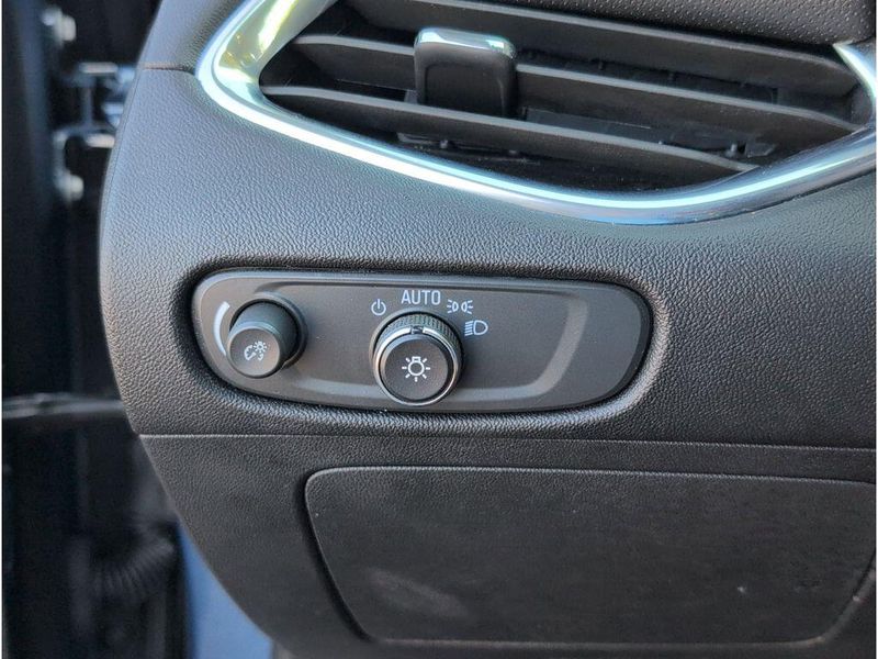 Used 2024 Chevrolet Malibu LTImage 28