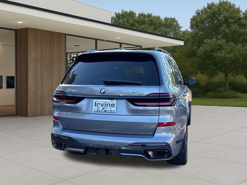 New 2027 BMW X7 xDrive40iImage 9