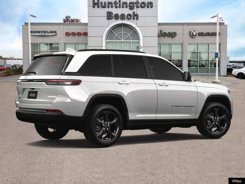 2025 Jeep Grand Cherokee Altitude X 4x4Image 8