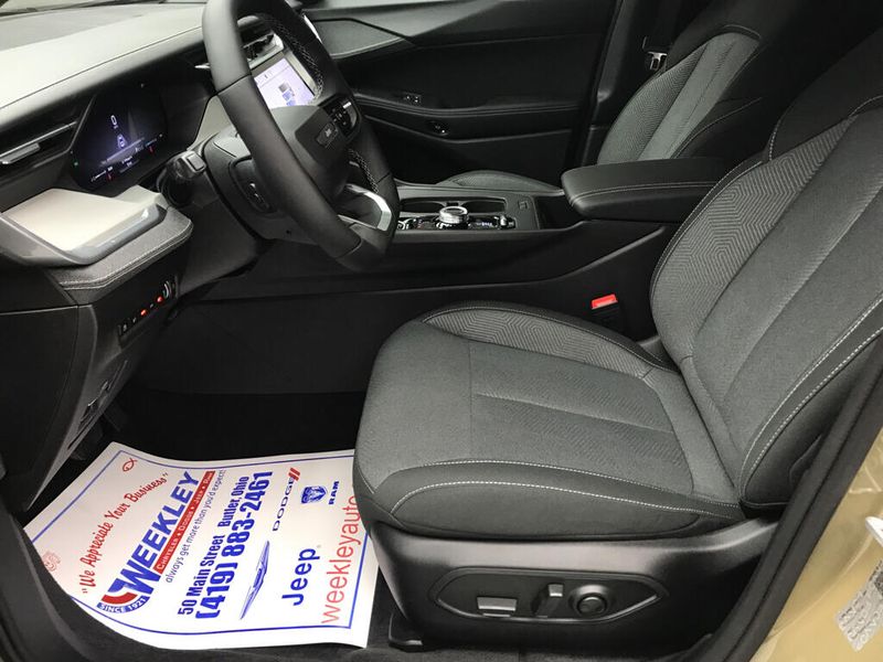 New 2026 Jeep Cherokee Laredo 4x4Image 4