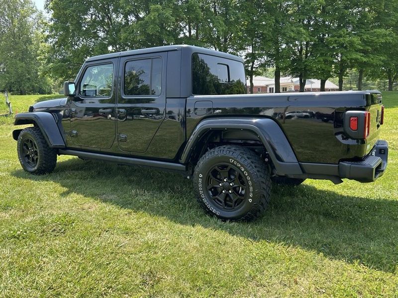 2022 Jeep Gladiator Willys photo 5