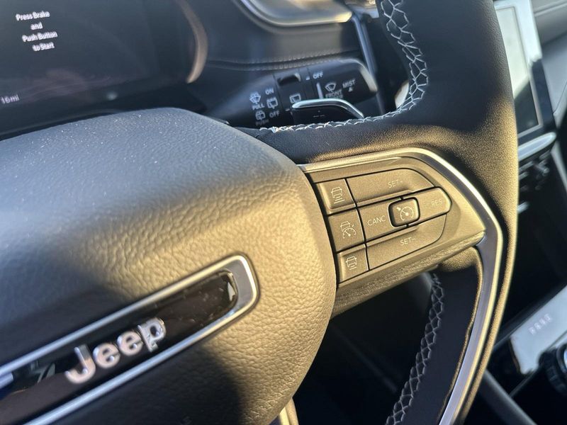 2025 Jeep Grand Cherokee Altitude X 4x4Image 25