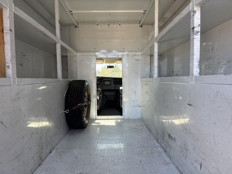 Used 2017 Chevrolet Express Cutaway Image 22
