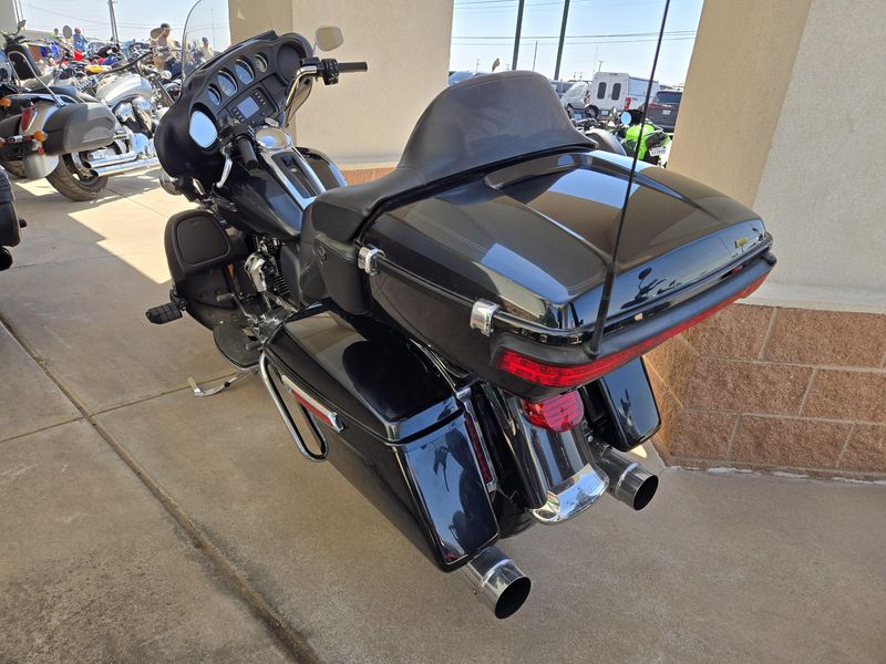 USED 2018 HARLEY ELECTRA GLIDE ULTRA CLASSIC Image 5