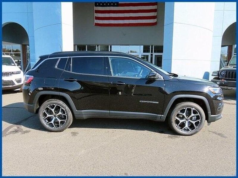 2025 Jeep Compass LimitedImage 2