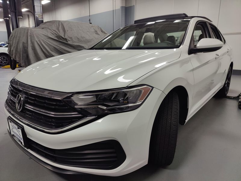 Used 2024 Volkswagen Jetta SE w/SunroofImage 9