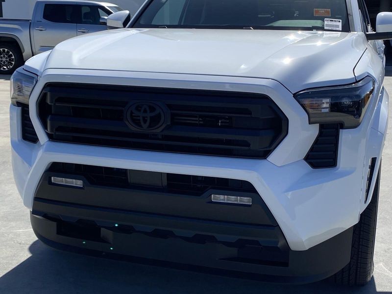 2025 Toyota Tacoma SR5Image 7