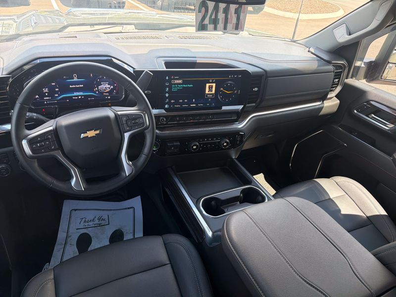Used 2024 Chevrolet Silverado 3500HD LTImage 30