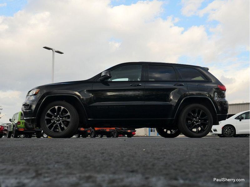 Used 2020 Jeep Grand Cherokee Altitude