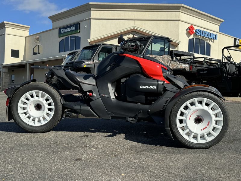 2023 CAN-AM RYKER RALLY 900 ACE  in a BLACK exterior color. Family PowerSports (877) 886-1997 familypowersports.com 