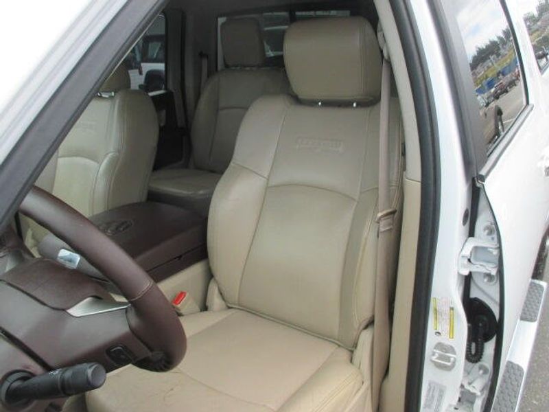 2015 RAM 3500 LaramieImage 14