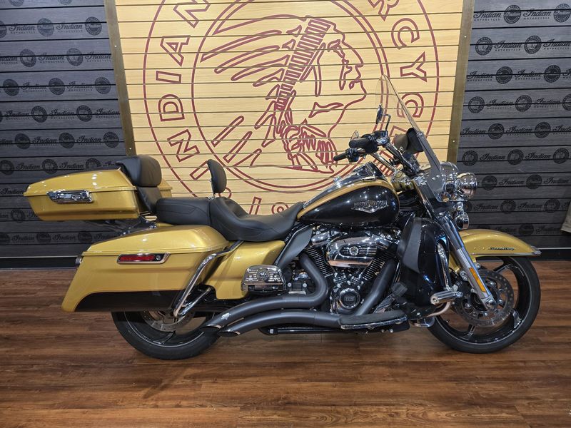 Used 2017 Harley-Davidson FLHR Road King Image 1