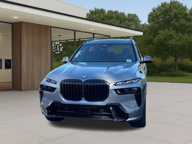 New 2027 BMW X7 xDrive40iImage 3