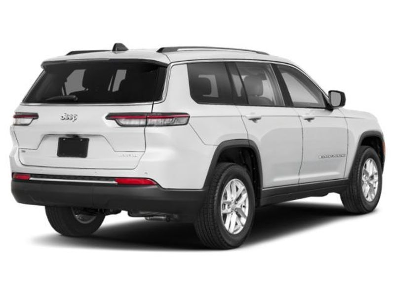 2025 Jeep Grand Cherokee Limited 4x4Image 3