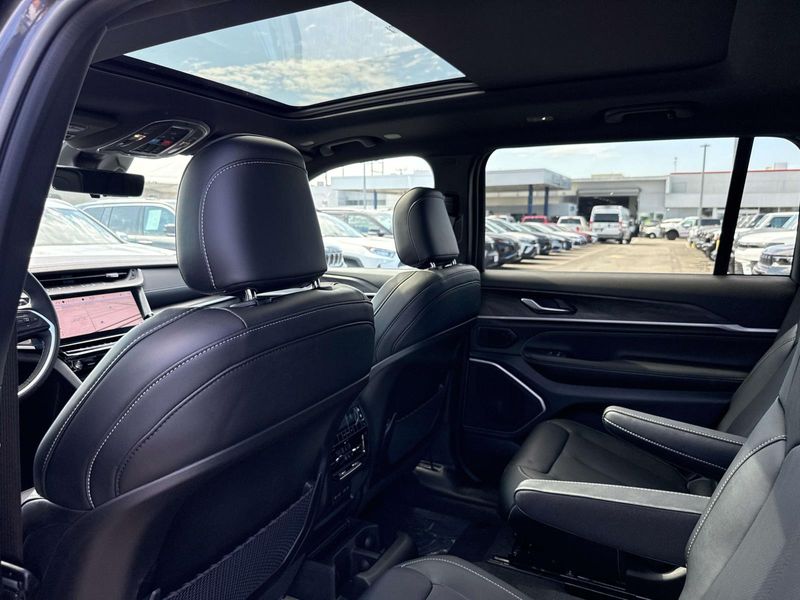 New 2026 Jeep Grand Cherokee L Limited Reserve 4x4