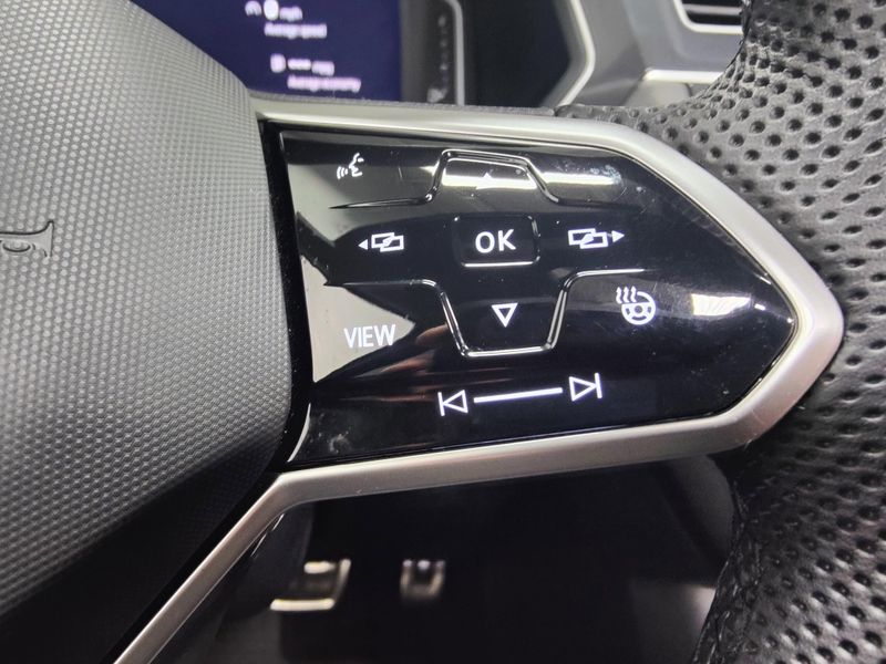 Used 2024 Volkswagen Tiguan AWD SEL R-Line w/Sunroof/NavImage 34